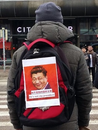 民陣成員李方在芬蘭示威聲討習近平4